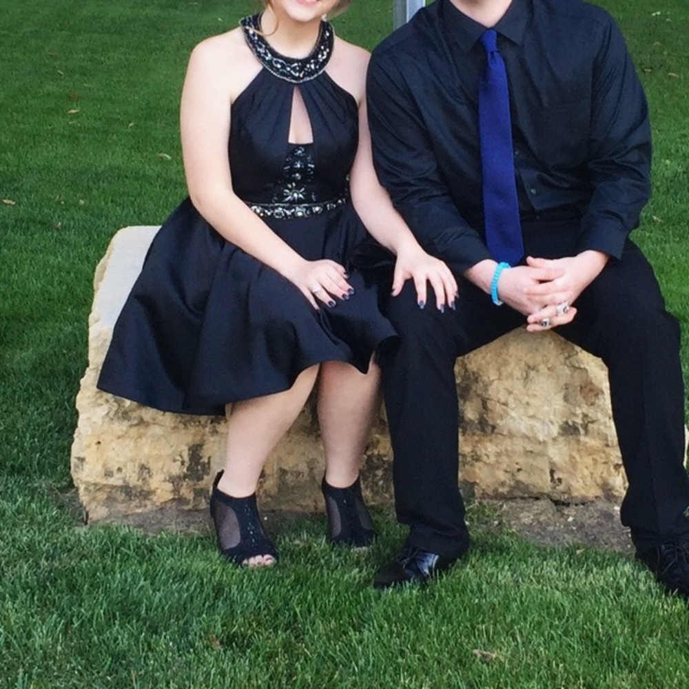 Beautiful black dress!!